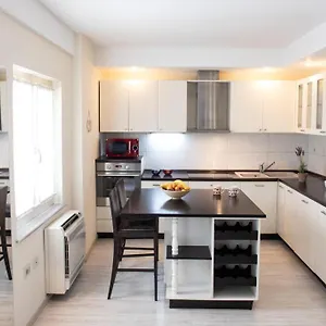 down-town-tirana-apartment-center.hotels-in-tirana.com/